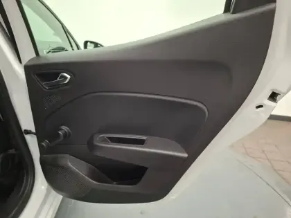 Photo 21 Renault Clio  E-Tech full hybrid 145