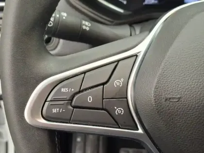 Photo 32 Renault Clio  E-Tech full hybrid 145