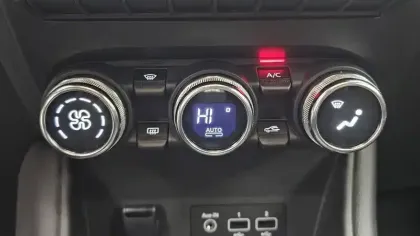 Photo 31 Renault Captur  TCe 90 - 21