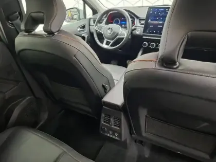 Photo 20 Renault Captur  mild hybrid 160 EDC