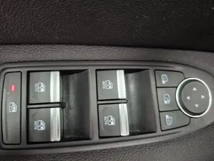 Photo 30 Renault Captur  mild hybrid 160 EDC