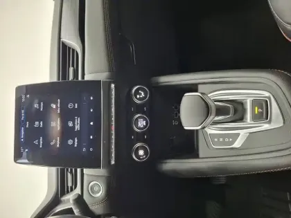 Photo 38 Renault Captur  mild hybrid 160 EDC