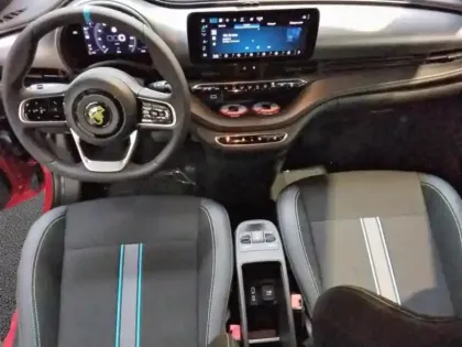 Photo 10 Abarth 500  e 155ch 42kWh Pack 4cv