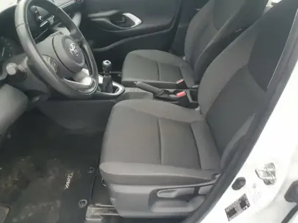 Photo 13 Toyota Yaris 120 VVT-i Dynamic