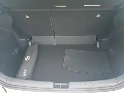 Photo 13 Toyota Yaris 120 VVT-i Dynamic