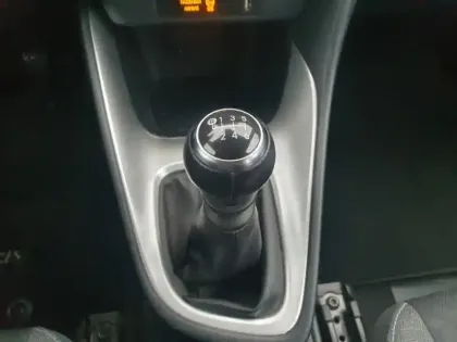 Photo 14 Toyota Yaris 120 VVT-i Dynamic