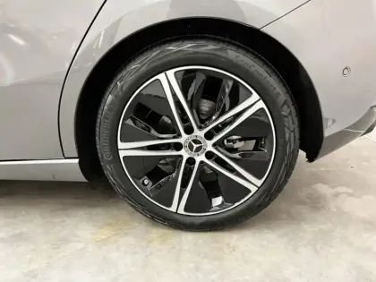 Photo 8 Mercedes Classe A 180 d Progressive Line