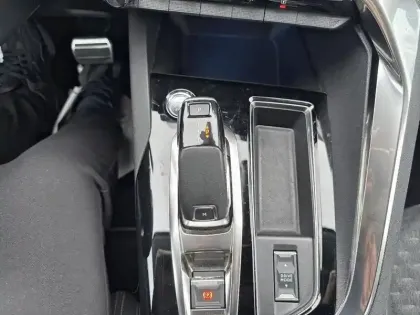 Photo 23 Peugeot 3008  Puretech 130ch S&S EAT8 Roadtrip