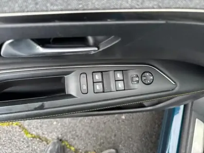 Photo 19 Peugeot 3008  Puretech 130ch S&S EAT8 Roadtrip