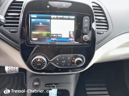 Photo 21 Renault Captur  TCe 150 FAP EDC Initiale Paris