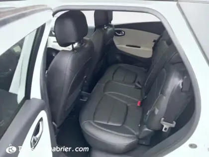 Photo 22 Renault Captur  TCe 150 FAP EDC Initiale Paris