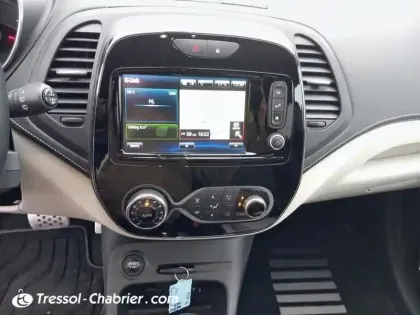 Photo 10 Renault Captur  TCe 150 FAP EDC Initiale Paris