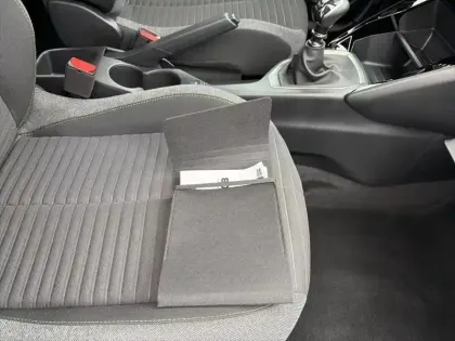 Photo 15 Peugeot 2008  PureTech 100 S&S BVM6 Active