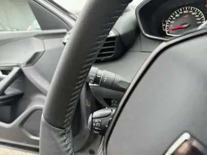 Photo 16 Peugeot 2008  PureTech 100 S&S BVM6 Active