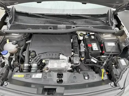 Photo 6 Peugeot 2008  PureTech 100 S&S BVM6 Active