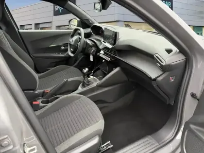 Photo 24 Peugeot 2008  PureTech 100 S&S BVM6 Active