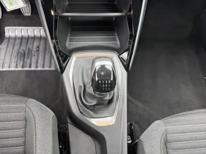 Photo 23 Peugeot 2008  PureTech 100 S&S BVM6 Active