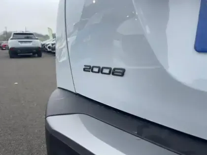 Photo 27 Peugeot 2008  PureTech 100 S&S BVM6 Active