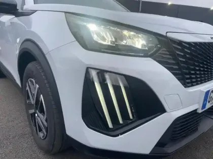 Photo 13 Peugeot 2008  PureTech 100 S&S BVM6 Active