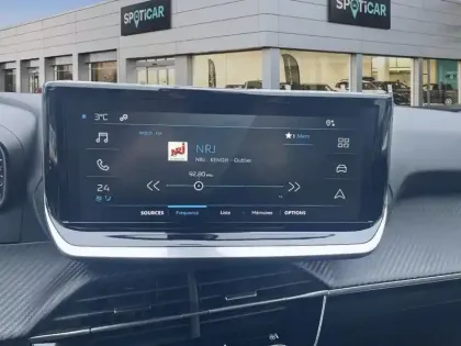 Photo 10 Peugeot 2008  PureTech 100 S&S BVM6 Active