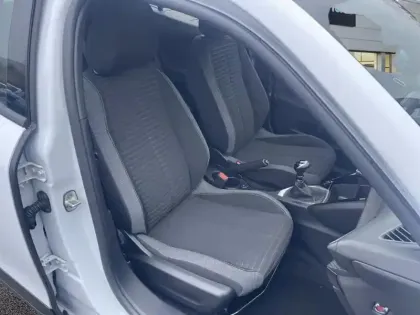 Photo 8 Peugeot 2008  PureTech 100 S&S BVM6 Active