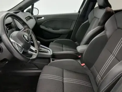 Photo 13 Renault Clio  1.6 E-Tech hybride 145ch Engineered