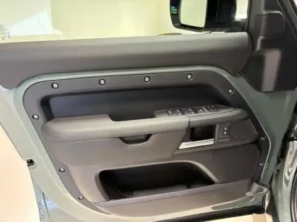 Photo 11 Land rover Defender  110 2.0 P300e PHEV Trophy Edition Keswick Green