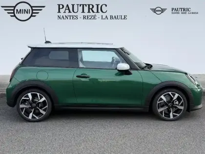 Photo 20 Mini Cooper  3 Portes S 204ch Favoured DKG7