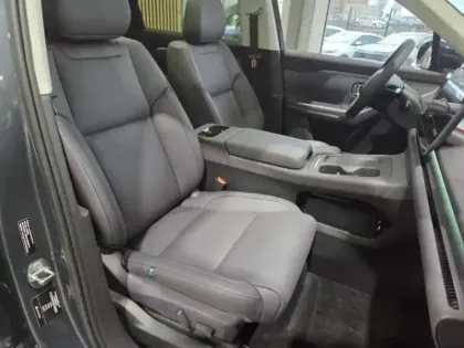 Photo 10 Leapmotor C10  REEV 215ch 28,4 kWh Design MY25