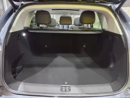 Photo 12 Leapmotor C10  REEV 215ch 28,4 kWh Design MY25