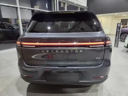 Photo 5 Leapmotor C10  REEV 215ch 28,4 kWh Design MY25