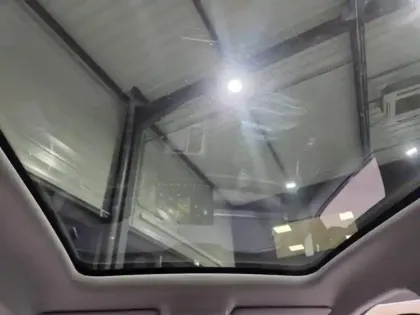 Photo 13 Leapmotor C10  REEV 215ch 28,4 kWh Design MY25