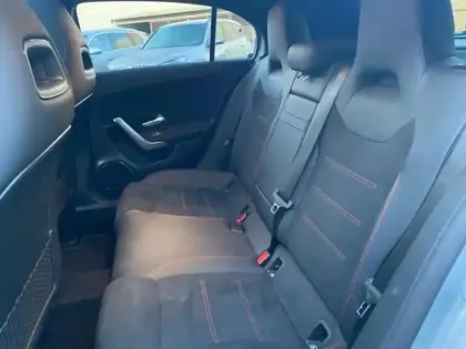 Photo 10 Mercedes Classe A  200 d 150ch AMG Line 8G-DCT