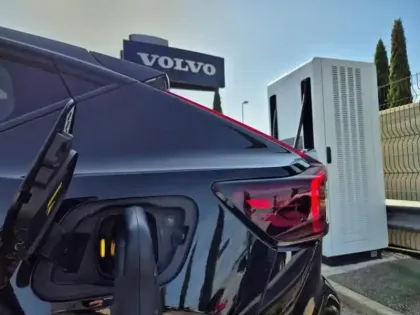 Photo 6 Volvo C40  Recharge 231ch Start