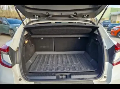 Photo 11 Renault Captur  1.6 E-Tech hybride rechargeable 160ch Intens -21