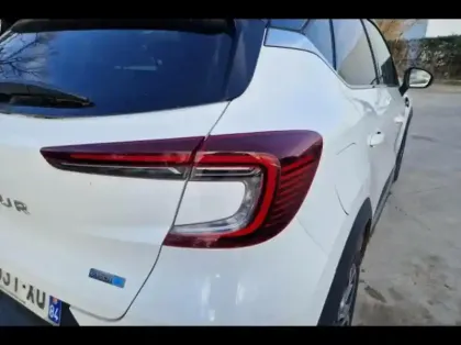 Photo 13 Renault Captur  1.6 E-Tech hybride rechargeable 160ch Intens -21