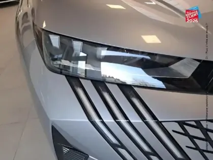 Photo 12 Peugeot 3008  1.2 Hybrid 136ch GT e-DCS6