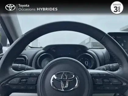 Photo 12 Toyota Yaris  116h Iconic 5p