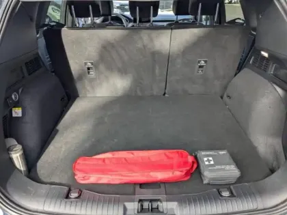 Photo 8 Ford Kuga  2.5 Duratec 190ch FHEV E85 Vignale BVA