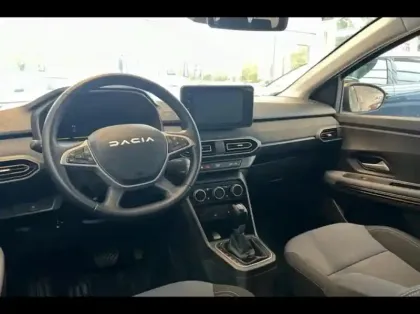 Photo 8 Dacia Jogger  1.6 hybrid 140ch Extreme 7 places -24