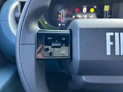 Photo 11 Fiat Grande Panda  1.2 Hybrid Turbo 110ch Icône eDCT6