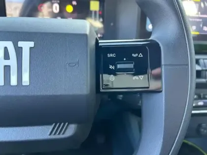 Photo 12 Fiat Grande Panda  1.2 Hybrid Turbo 110ch Icône eDCT6