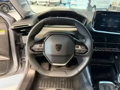 Photo 13 Peugeot 208  1.2 100ch S&S Allure