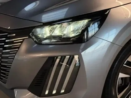 Photo 8 Peugeot 208  1.2 100ch S&S Allure