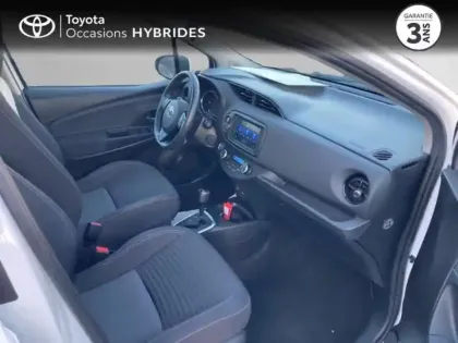 Photo 5 Toyota Yaris  100h Dynamic 5p RC19