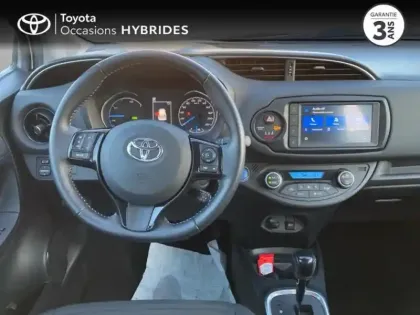 Photo 8 Toyota Yaris  100h Dynamic 5p RC19
