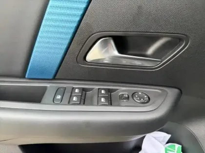 Photo 10 Citroën C4  Moteur électrique 136ch (100 kW) Feel Pack Automatique