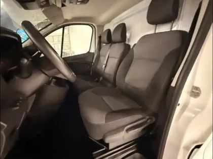 Photo 13 Renault Trafic  Fg L2H1 3T 2.0 Blue dCi 130ch Confort