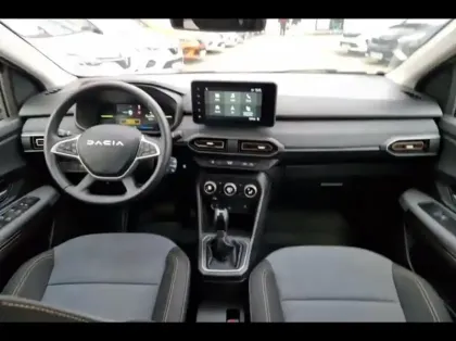 Photo 8 Dacia Jogger  1.6 hybrid 140ch Extreme 7 places -24