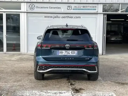 Photo 5 Volkswagen Tiguan  1.5 eTSI 150ch R-Line Edition DSG7